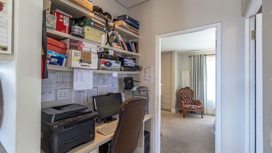 3 Bedroom Property for Sale in Heldervue Western Cape